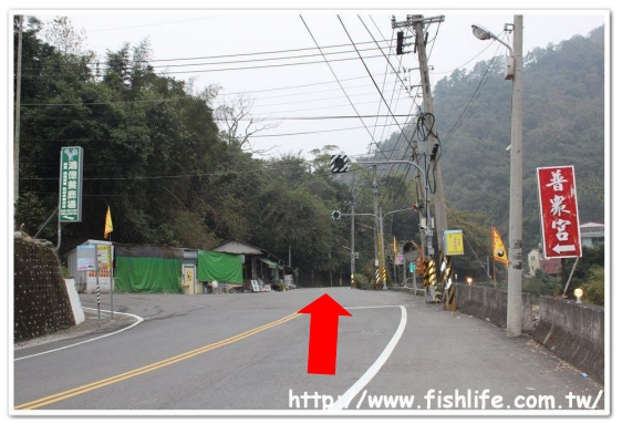 再直走(左轉往國姓) 再直走(左轉往國姓)